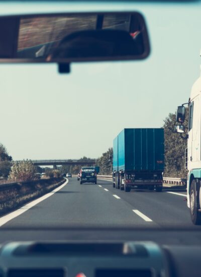 Vrachtauto chauffeur worden: de stappen van het rijbewijs!