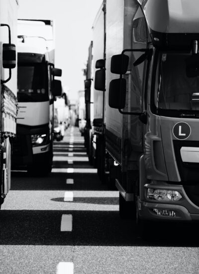 Werken als vrachtwagenchauffeur? Bereid je rijlessen voor!