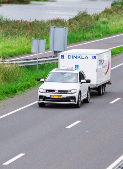 Rijbewijs E achter B halen? Dit moet je weten!